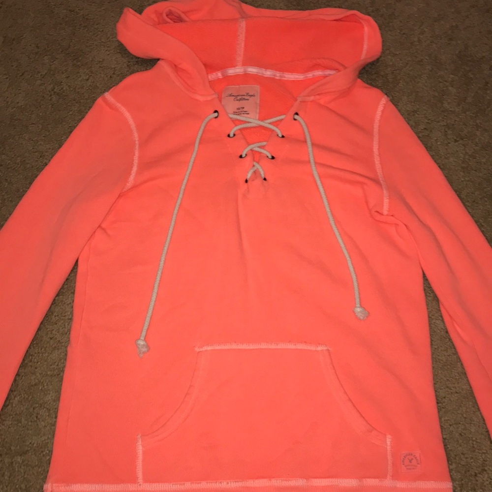 American Eagle sweatshirt with cute front detail